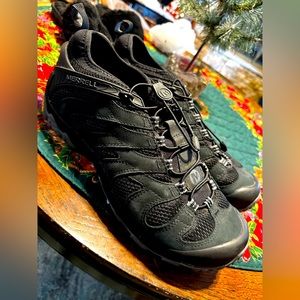 Men’s Merrell hiking technical shoes